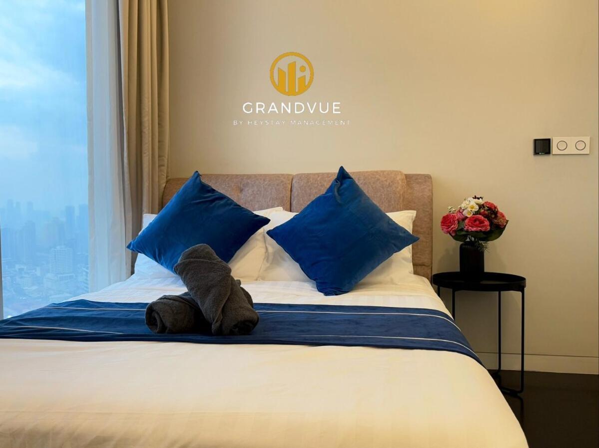 Luxury Tropicana The Skypool Klccview Citycenter By Heystay Management Apartment