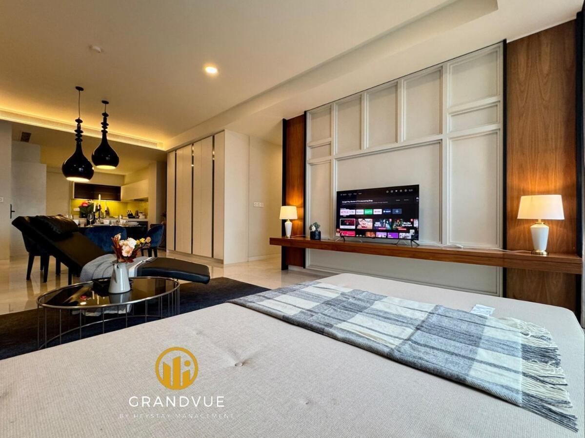 Apartment Luxury Tropicana The Skypool Klccview Citycenter By Heystay Management