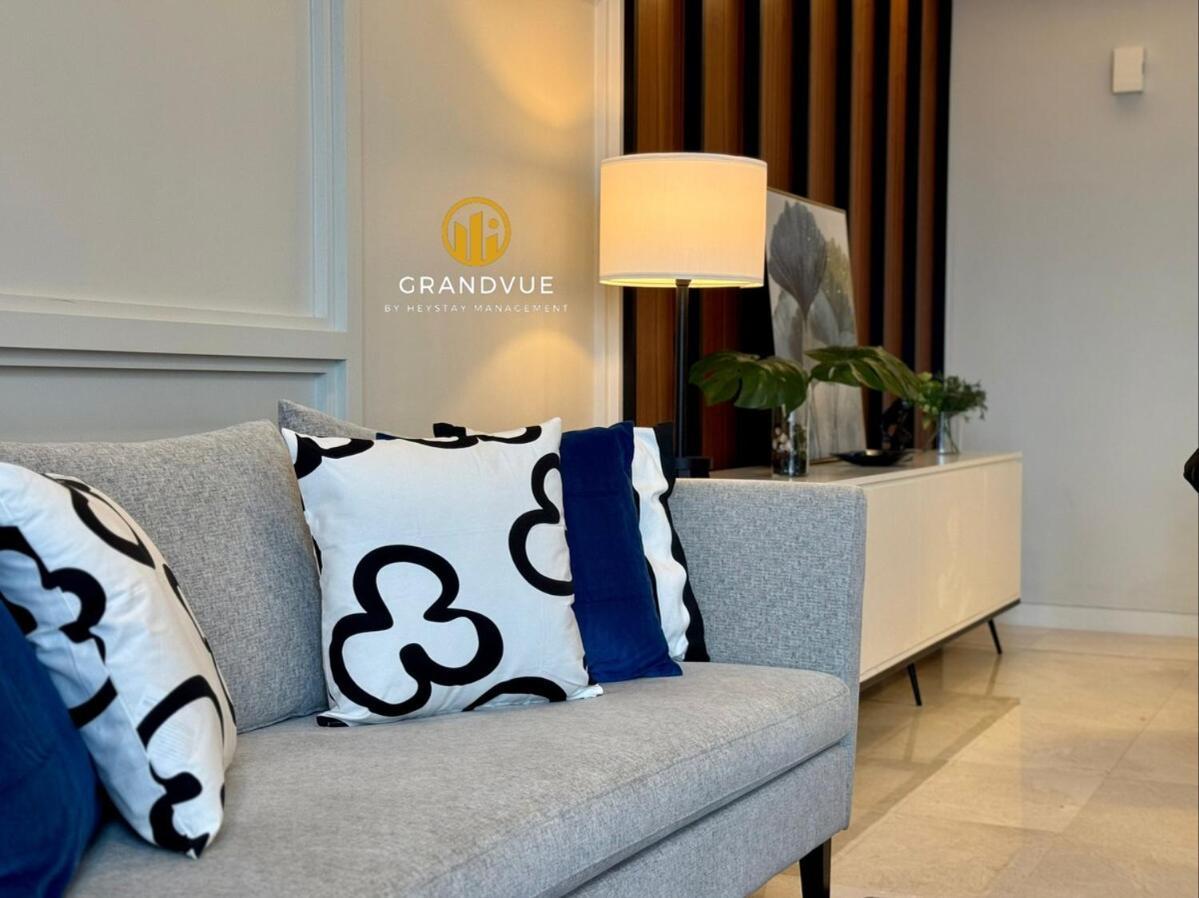 Luxury Tropicana The Skypool Klccview Citycenter By Heystay Management Apartment *