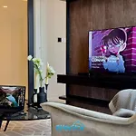 Luxury Tropicana The Residence Skypool Klccview Citycenter By Heystay Management