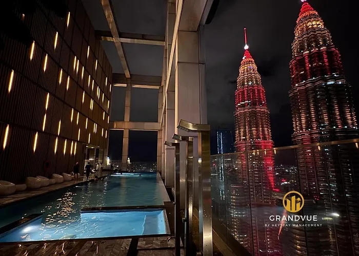 Luxury Tropicana The Residence Skypool Klccview Citycenter By Heystay Management
