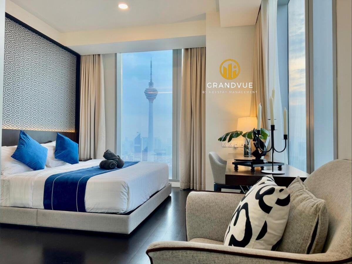 Luxury Tropicana The Skypool Klccview Citycenter By Heystay Management