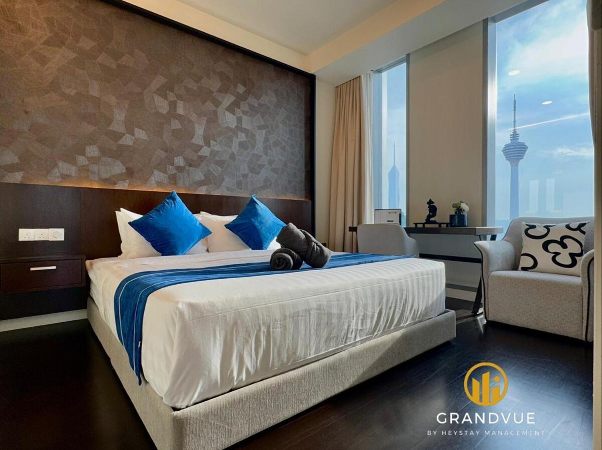 Luxury Tropicana The Skypool Klccview Citycenter By Heystay Management Pangsapuri