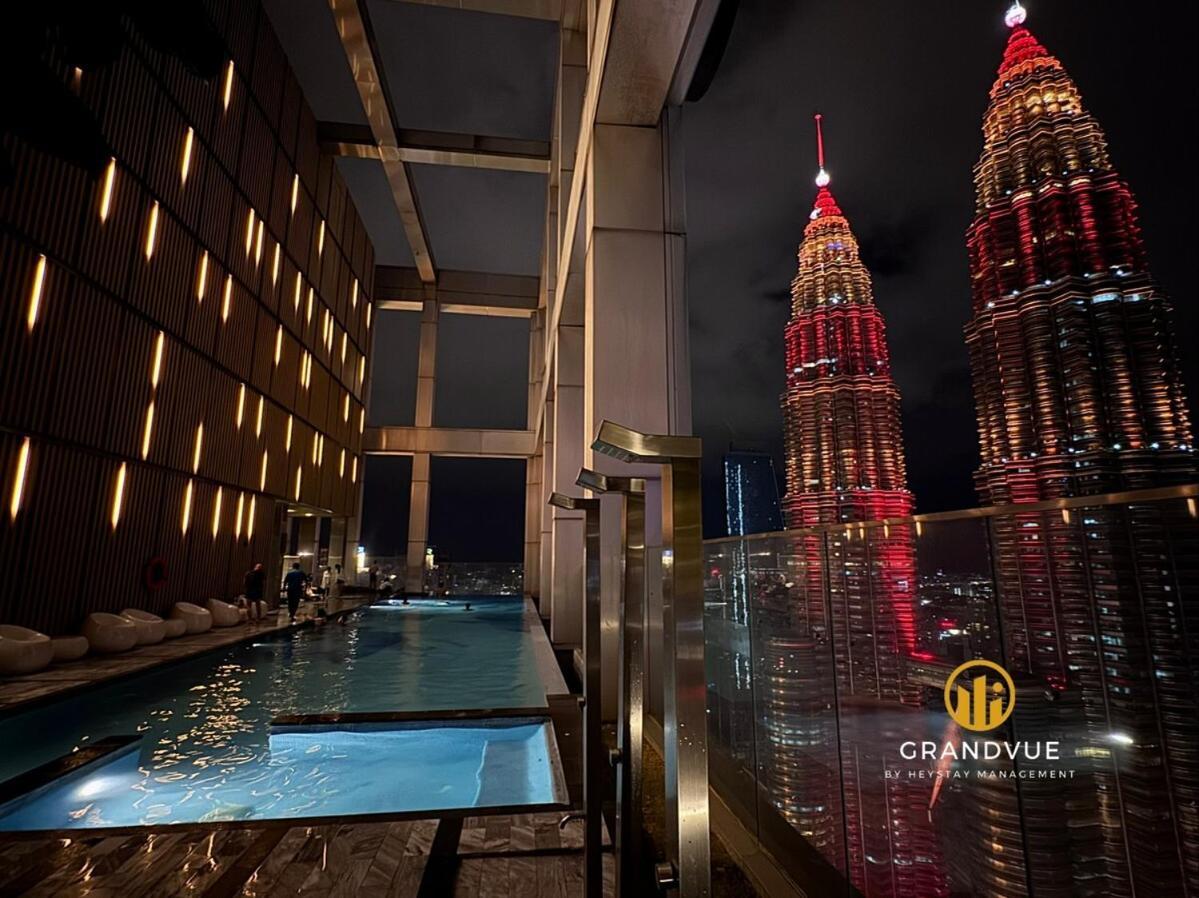 Luxury Tropicana The Skypool Klccview Citycenter By Heystay Management