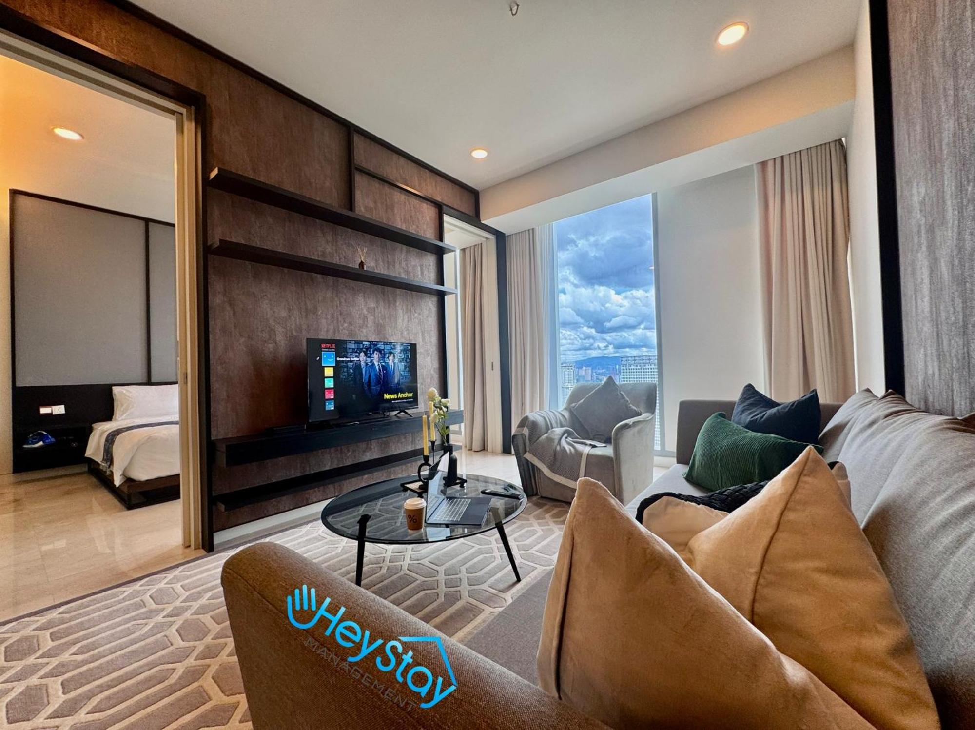 Luxury Tropicana The Skypool Klccview Citycenter By Heystay Management *