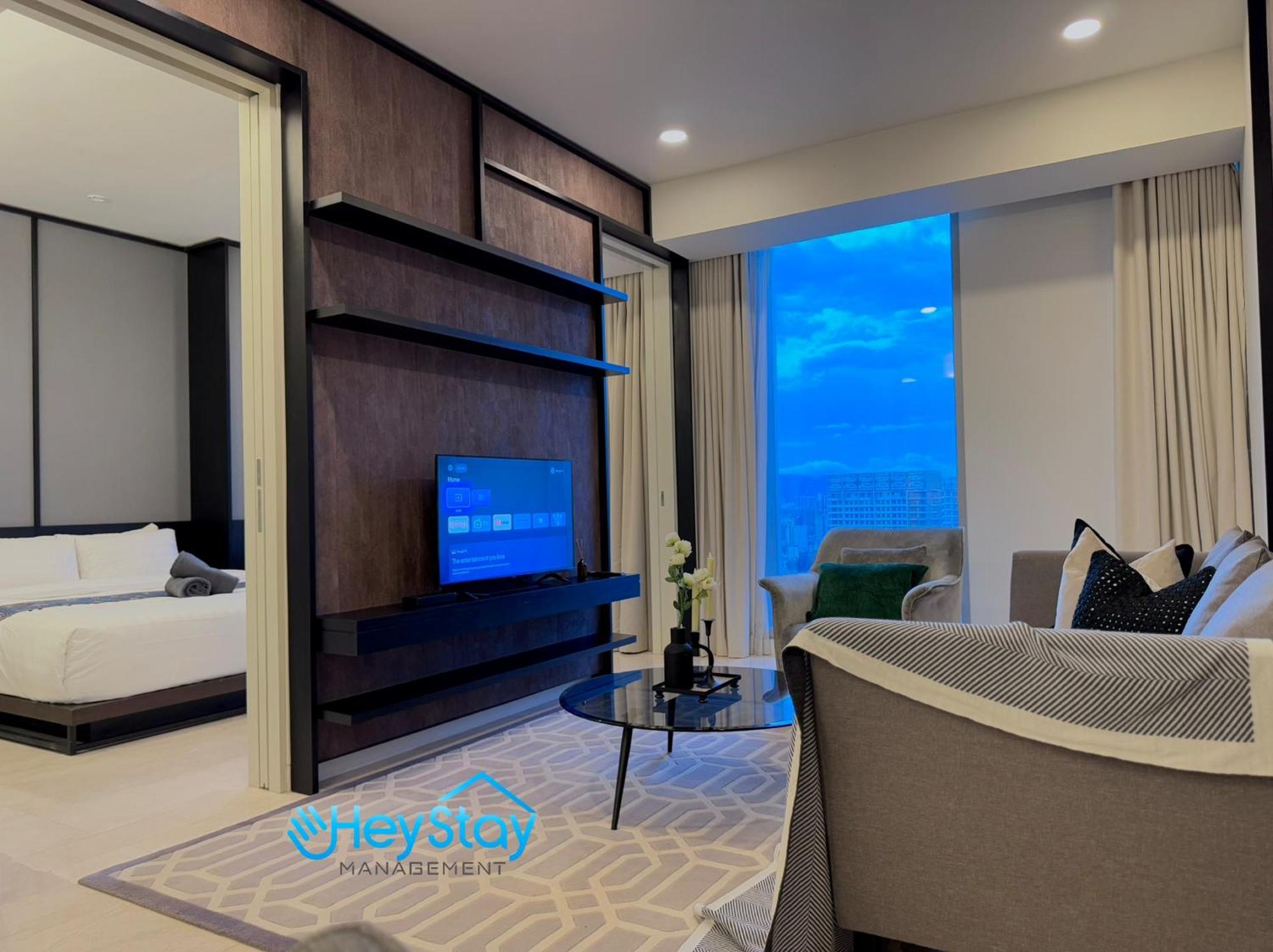 Luxury Tropicana The Skypool Klccview Citycenter By Heystay Management Pangsapuri